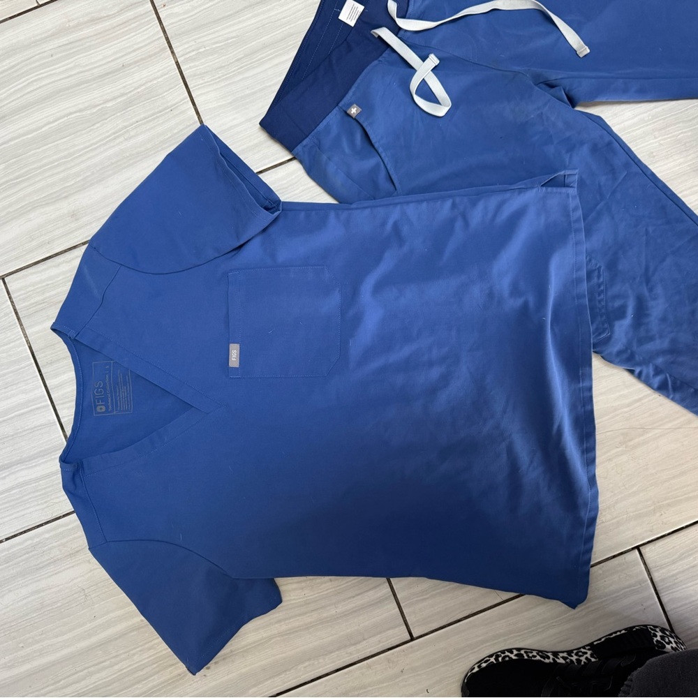FIGS Blue Scrub Set